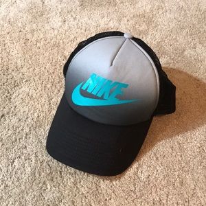 Nike ombré black and grey trucker hat adjustable